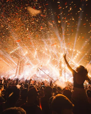 Live concert by Day Trip On The Rooftop: Walker and Royce, Westend, Dansyn & Dwata - Saturday (Time: TBD)