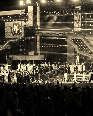 Live concert by GET IT!? Gameshow with Joe Klocek