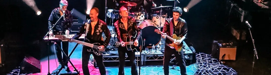 Super Diamond - The Neil Diamond Tribute